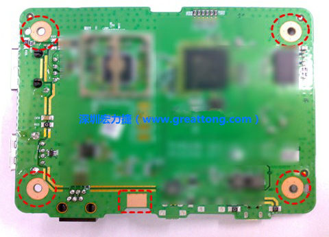 雷射后。使用雷射(Laser)去除綠漆后的效果。