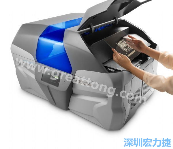 利用3D列印機器可制造多層板。