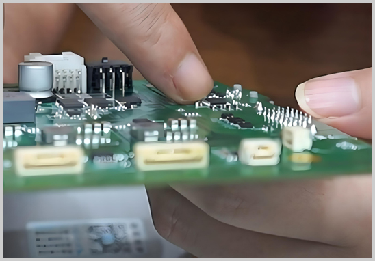 PCBA加工中焊點(diǎn)為什么會(huì)開裂？常見原因與實(shí)用解決方案